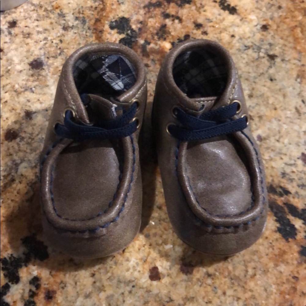 Double barrel infant boots